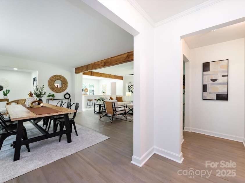 6017 Brace Road, Charlotte, NC 28211.  MLS# CAR4286304, YatesRealty ID 31584. 