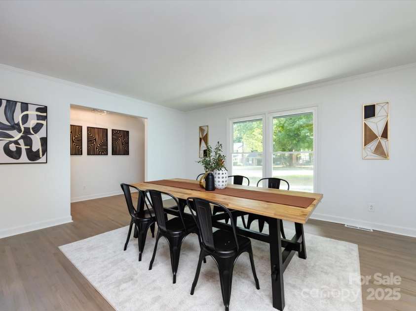 6017 Brace Road, Charlotte, NC 28211.  MLS# CAR4286304, YatesRealty ID 31584. 