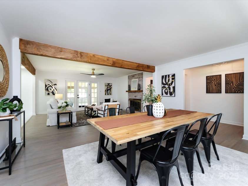 6017 Brace Road, Charlotte, NC 28211.  MLS# CAR4286304, YatesRealty ID 31584. 