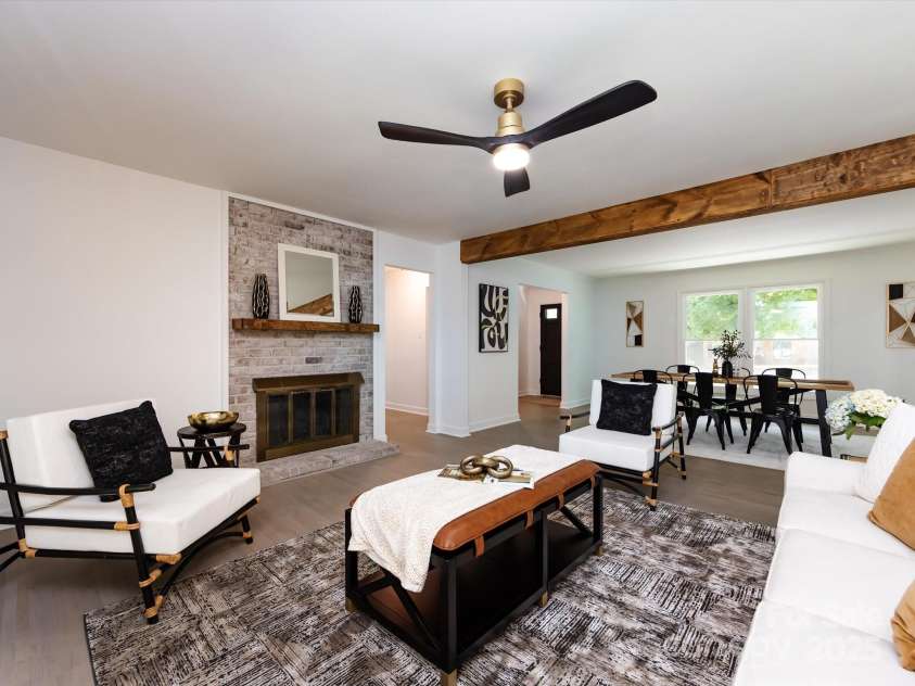 6017 Brace Road, Charlotte, NC 28211.  MLS# CAR4286304, YatesRealty ID 31584. 