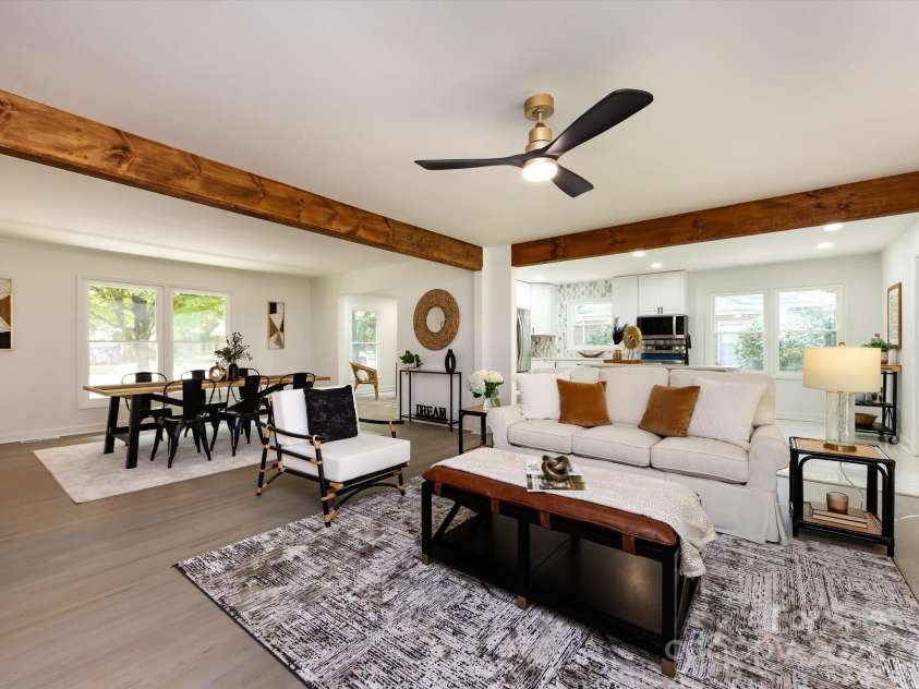 6017 Brace Road, Charlotte, NC 28211.  MLS# CAR4286304, YatesRealty ID 31584. 