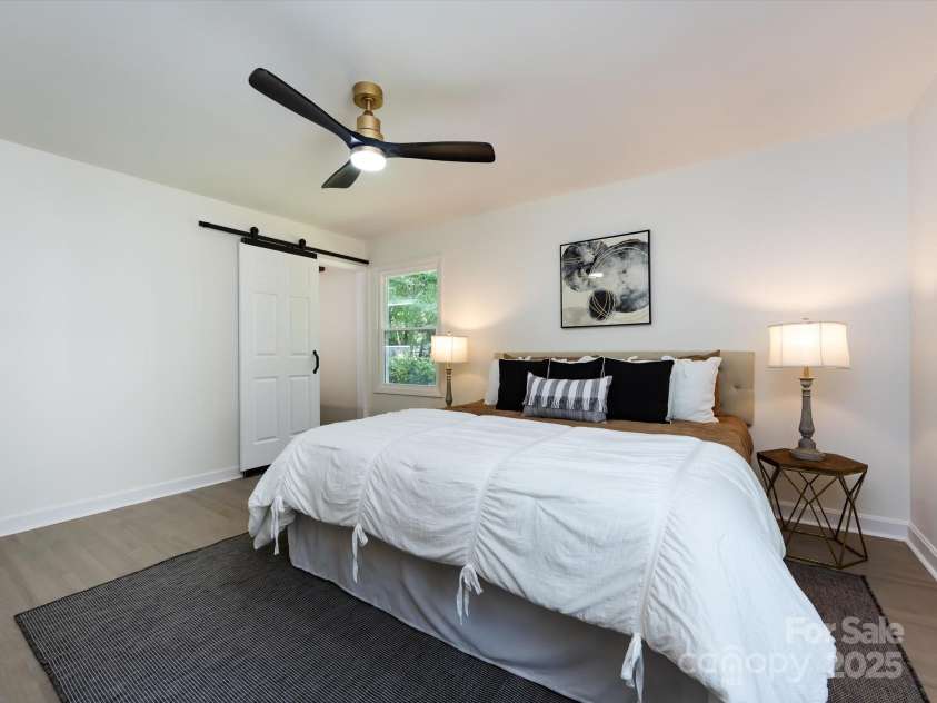 6017 Brace Road, Charlotte, NC 28211.  MLS# CAR4286304, YatesRealty ID 31584. 