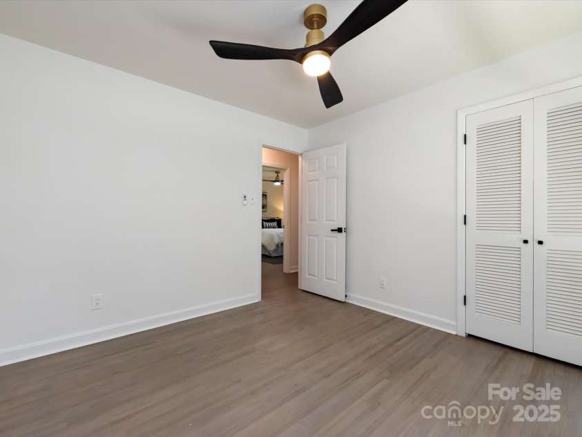 6017 Brace Road, Charlotte, NC 28211.  MLS# CAR4286304, YatesRealty ID 31584. 