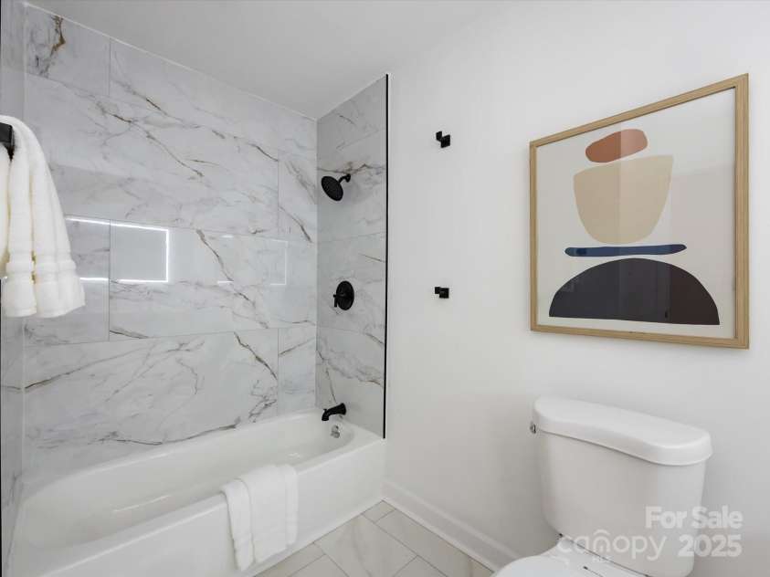 6017 Brace Road, Charlotte, NC 28211.  MLS# CAR4286304, YatesRealty ID 31584. 