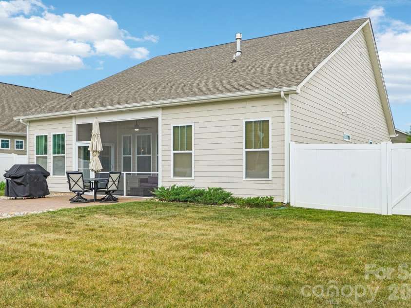103 Cup Chase Drive, Mooresville, NC 28115.  MLS# CAR4384207, YatesRealty ID 31586. 