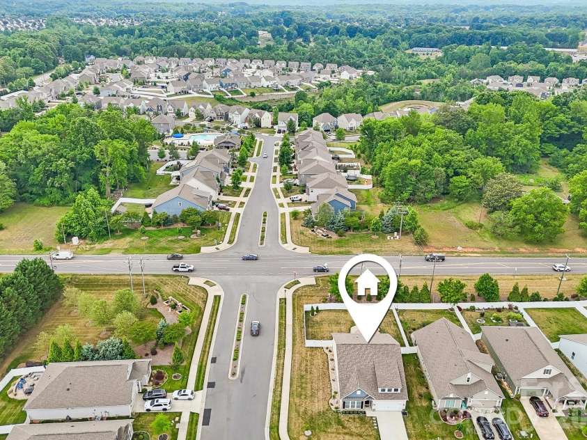 103 Cup Chase Drive, Mooresville, NC 28115.  MLS# CAR4384207, YatesRealty ID 31586. 