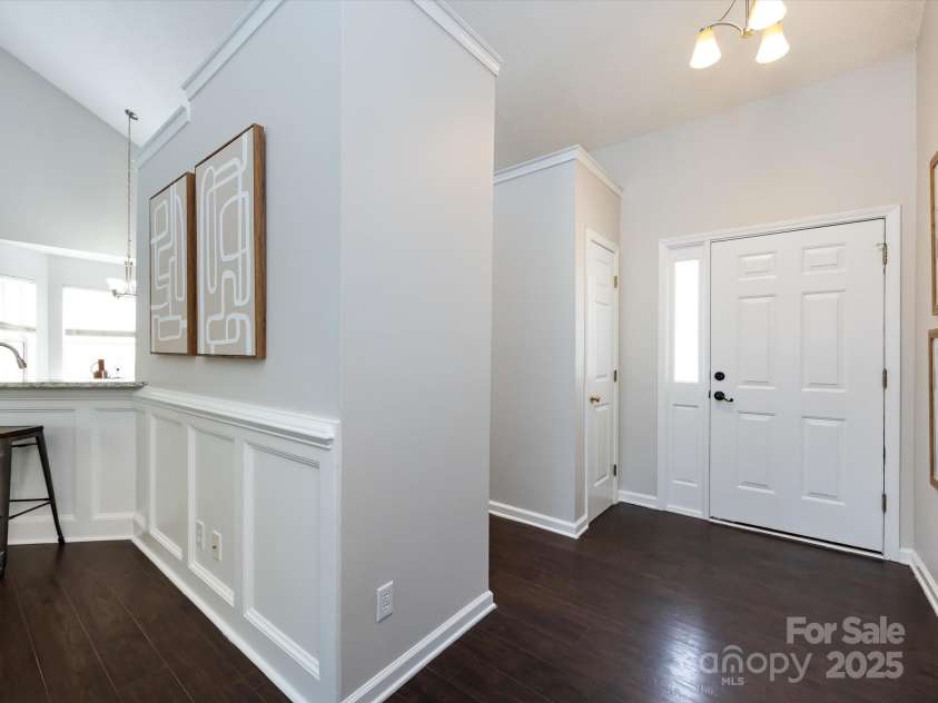 13030 Peacock Lane, Charlotte, NC 28215.  MLS# CAR4286276, YatesRealty ID 31586. 
