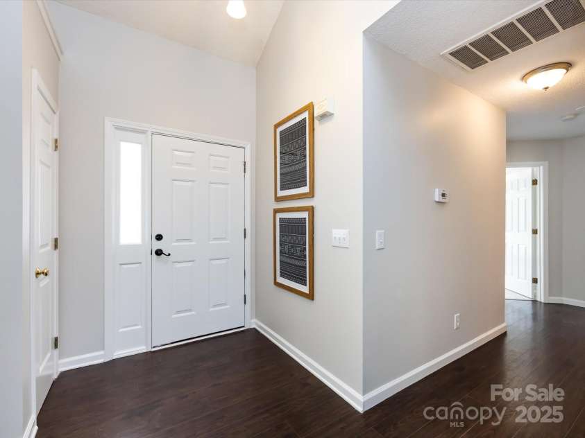 13030 Peacock Lane, Charlotte, NC 28215.  MLS# CAR4286276, YatesRealty ID 31586. 