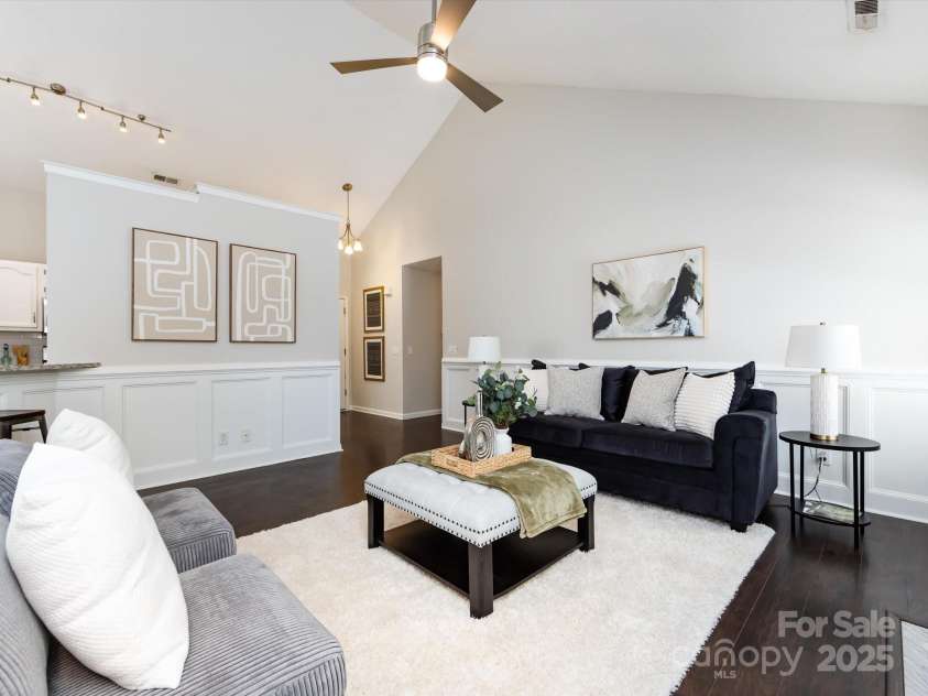 13030 Peacock Lane, Charlotte, NC 28215.  MLS# CAR4286276, YatesRealty ID 31586. 