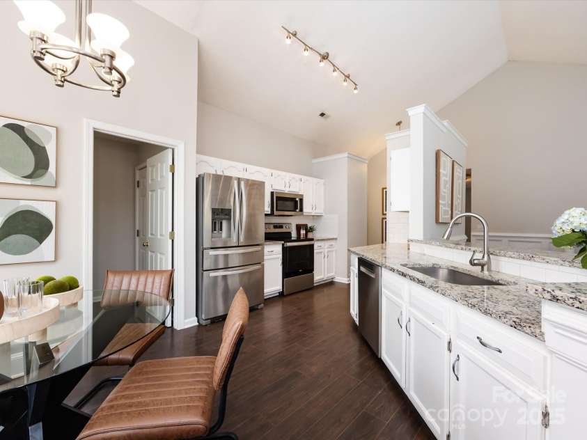 13030 Peacock Lane, Charlotte, NC 28215.  MLS# CAR4286276, YatesRealty ID 31586. 