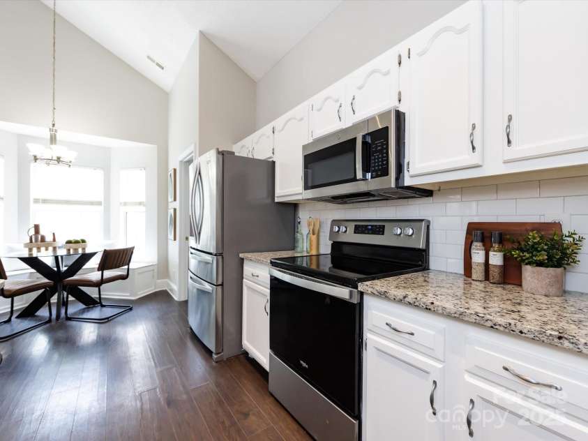 13030 Peacock Lane, Charlotte, NC 28215.  MLS# CAR4286276, YatesRealty ID 31586. 