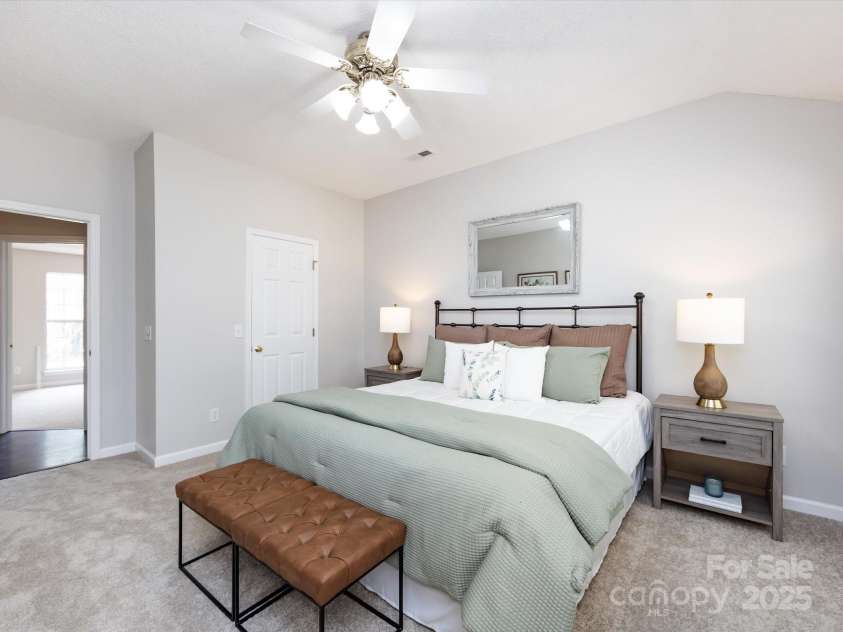 13030 Peacock Lane, Charlotte, NC 28215.  MLS# CAR4286276, YatesRealty ID 31586. 