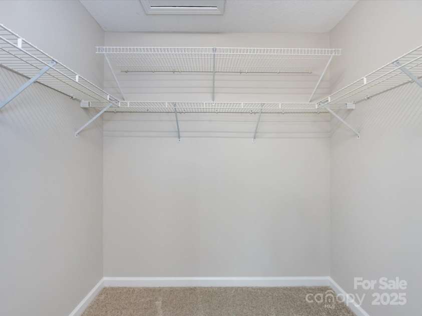 13030 Peacock Lane, Charlotte, NC 28215.  MLS# CAR4286276, YatesRealty ID 31586. 