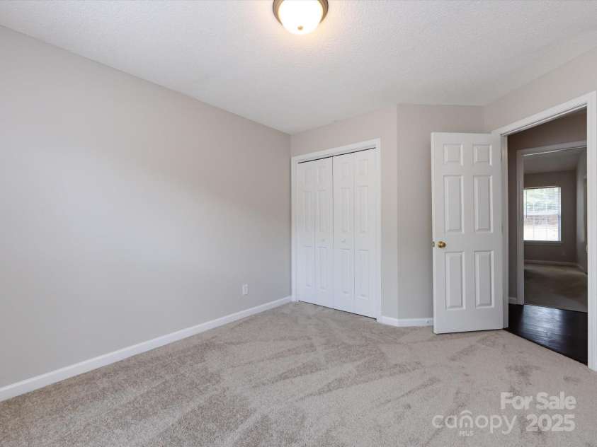 13030 Peacock Lane, Charlotte, NC 28215.  MLS# CAR4286276, YatesRealty ID 31586. 