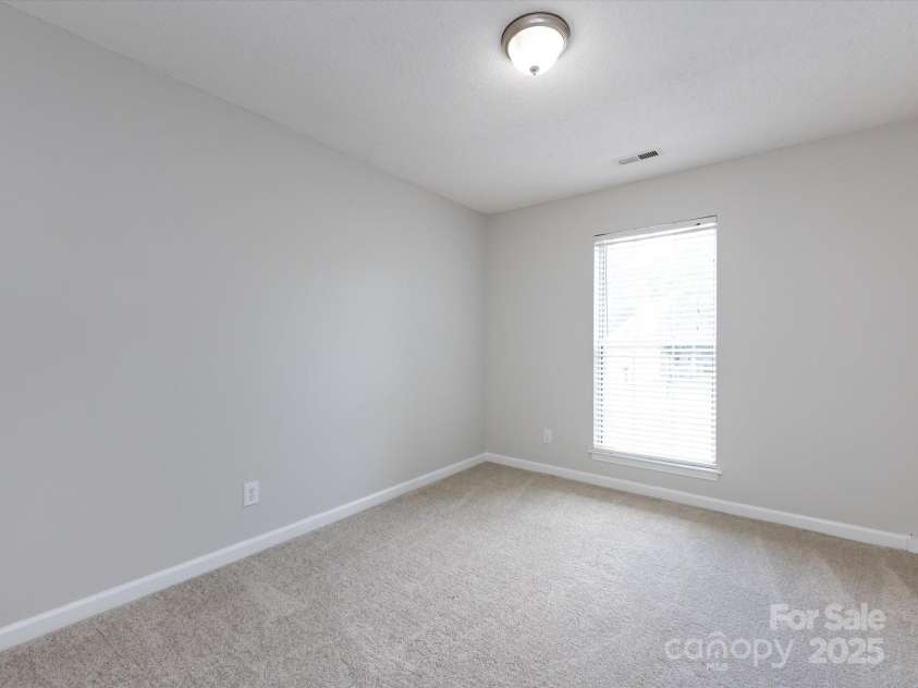 13030 Peacock Lane, Charlotte, NC 28215.  MLS# CAR4286276, YatesRealty ID 31586. 