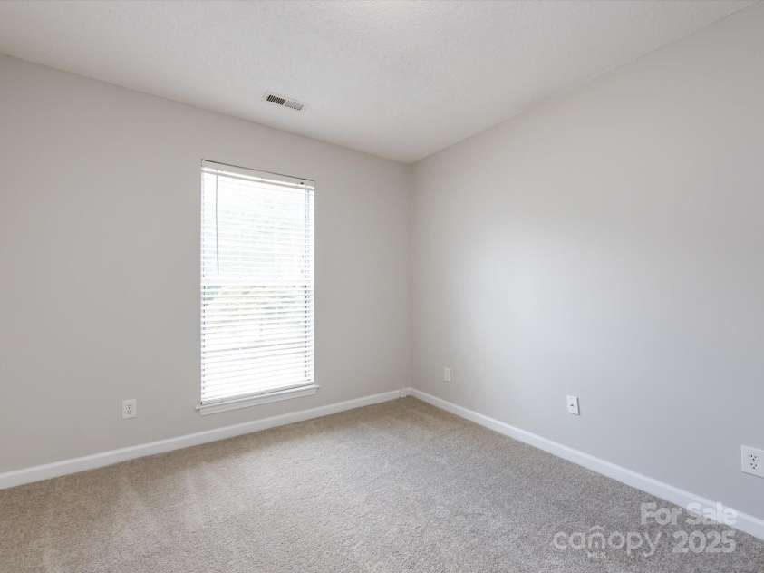 13030 Peacock Lane, Charlotte, NC 28215.  MLS# CAR4286276, YatesRealty ID 31586. 