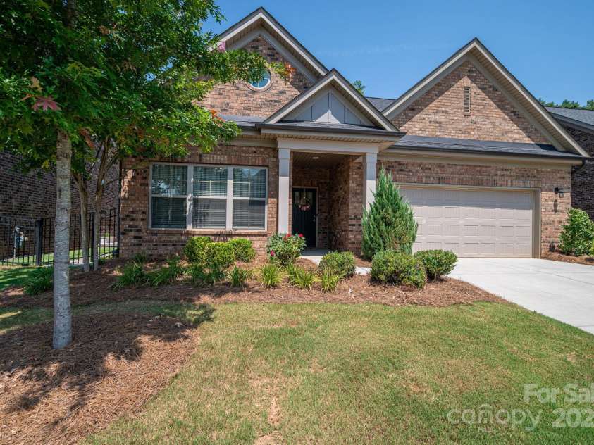 5268 Courtyard Lane, Belmont, NC 28012.  MLS# CAR4274394, YatesRealty ID 31587. 