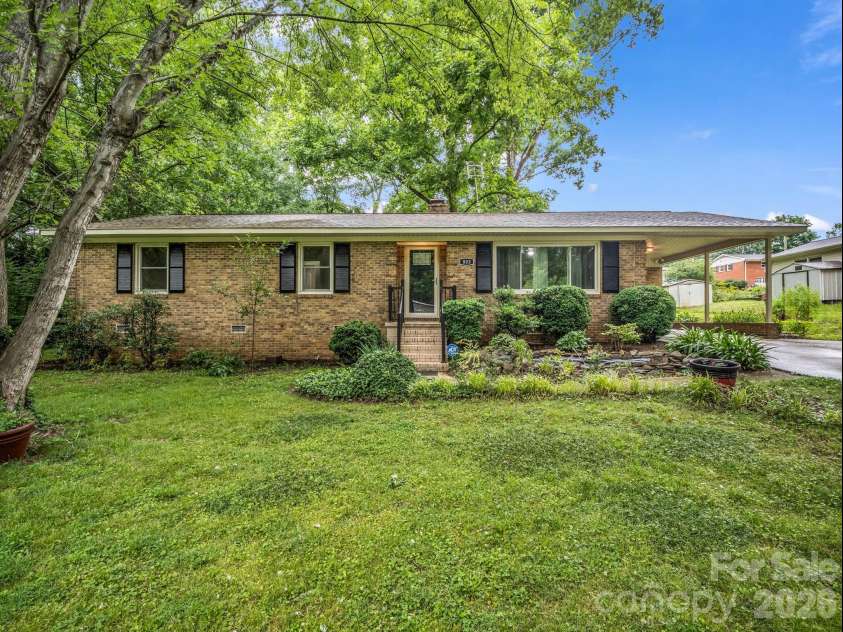 803 Brittain Drive, Shelby, NC 28150.  MLS# CAR4390286, YatesRealty ID 31588. 