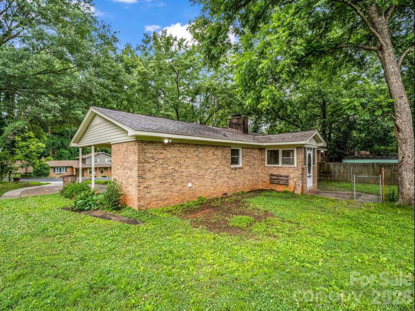 803 Brittain Drive, Shelby, NC 28150.  MLS# CAR4390286, YatesRealty ID 31588. 