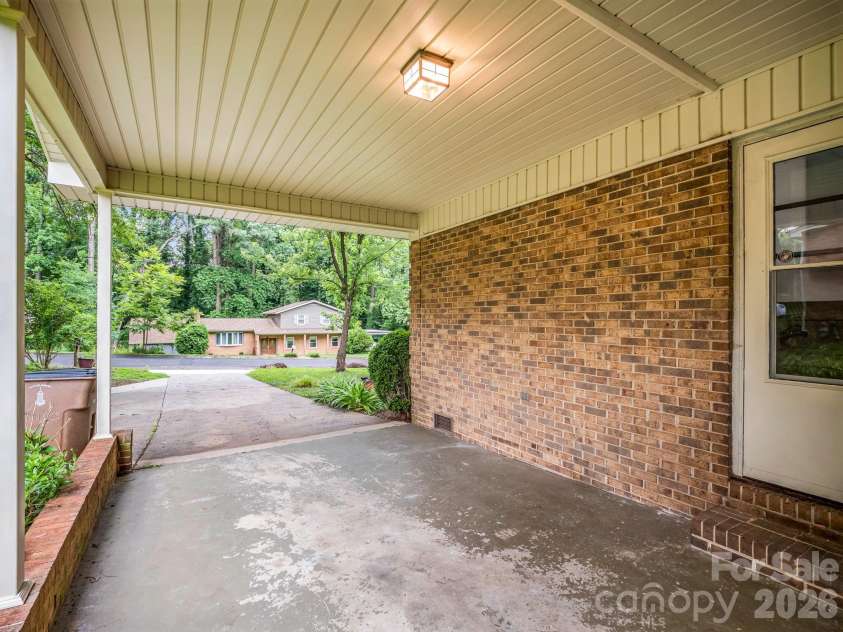 803 Brittain Drive, Shelby, NC 28150.  MLS# CAR4390286, YatesRealty ID 31588. 