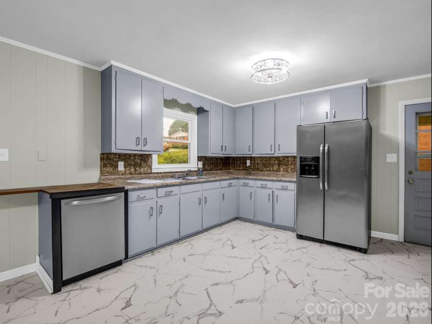 803 Brittain Drive, Shelby, NC 28150.  MLS# CAR4390286, YatesRealty ID 31588. 