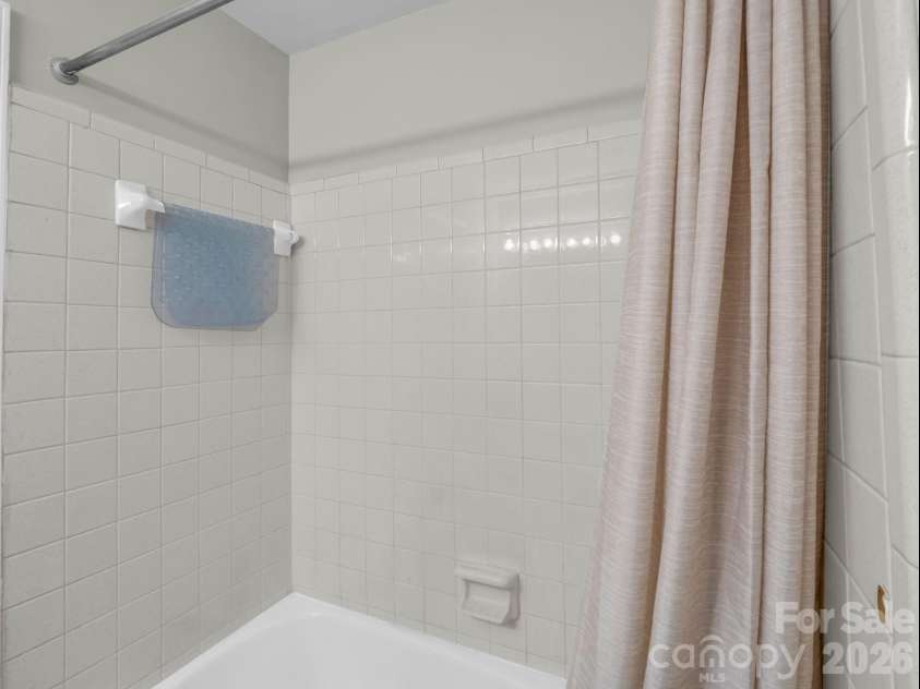 803 Brittain Drive, Shelby, NC 28150.  MLS# CAR4390286, YatesRealty ID 31588. 