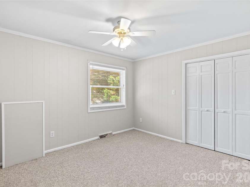 946 Shearers Road, Mooresville, NC 28115.  MLS# CAR4390757, YatesRealty ID 31589. 