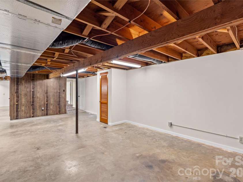 946 Shearers Road, Mooresville, NC 28115.  MLS# CAR4390757, YatesRealty ID 31589. 