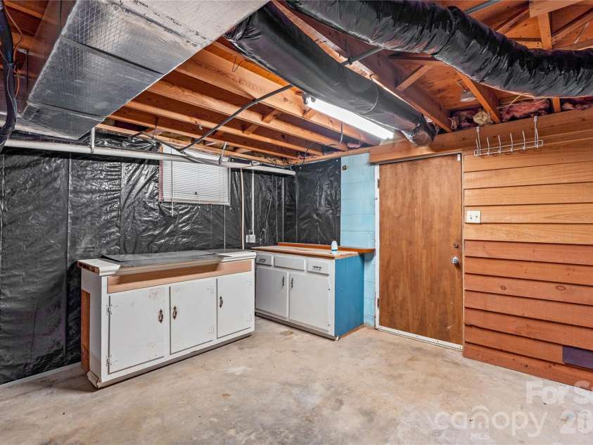 946 Shearers Road, Mooresville, NC 28115.  MLS# CAR4390757, YatesRealty ID 31589. 