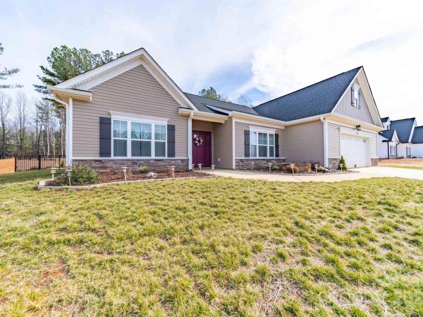 136 Falls Leaf Drive, Troutman, NC 28166.  MLS# CAR4228038, YatesRealty ID 3159. 