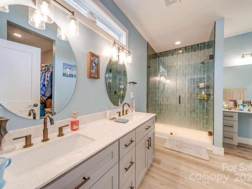 136 Falls Leaf Drive, Troutman, NC 28166.  MLS# CAR4228038, YatesRealty ID 3159. 