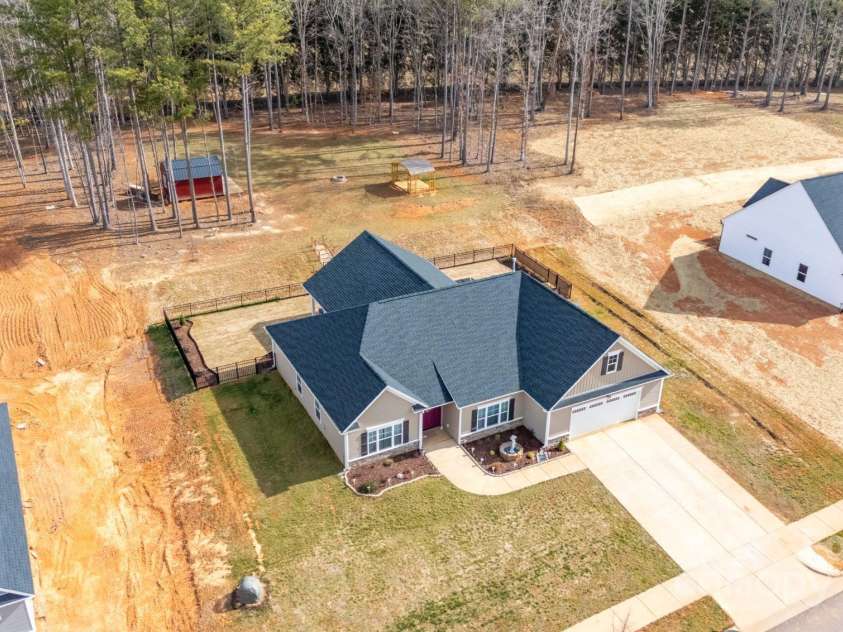 136 Falls Leaf Drive, Troutman, NC 28166.  MLS# CAR4228038, YatesRealty ID 3159. 