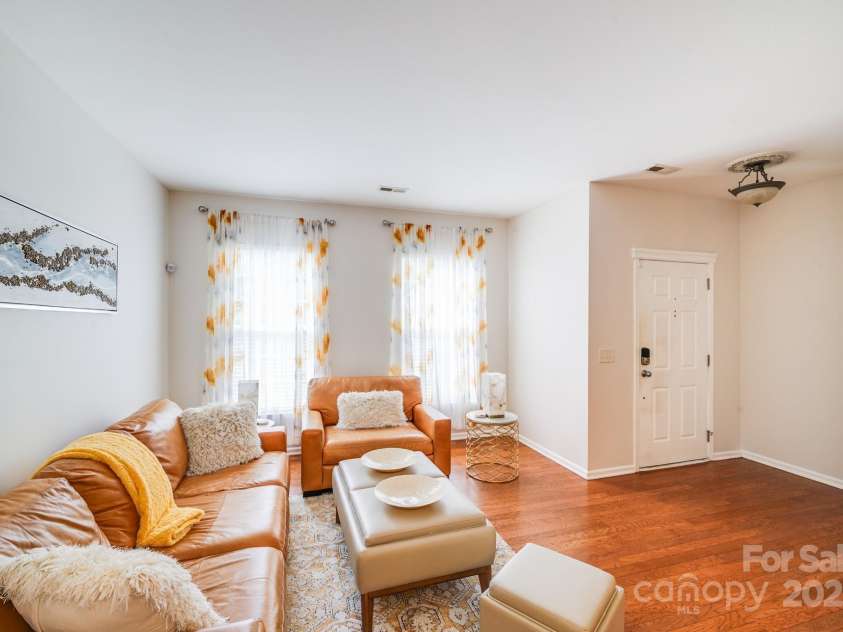 16035 Long Talon Way, Charlotte, NC 28278.  MLS# CAR4301407, YatesRealty ID 3159. 