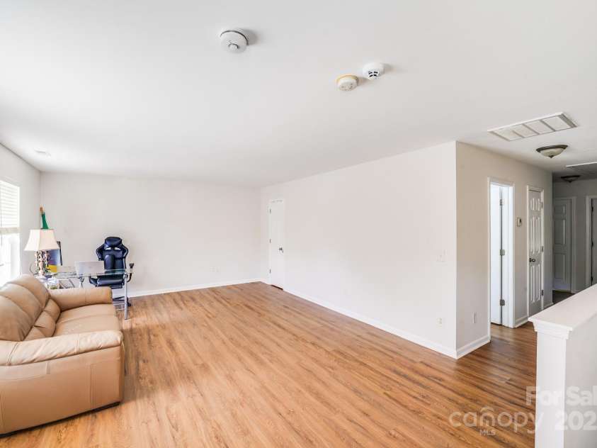 16035 Long Talon Way, Charlotte, NC 28278.  MLS# CAR4301407, YatesRealty ID 3159. 