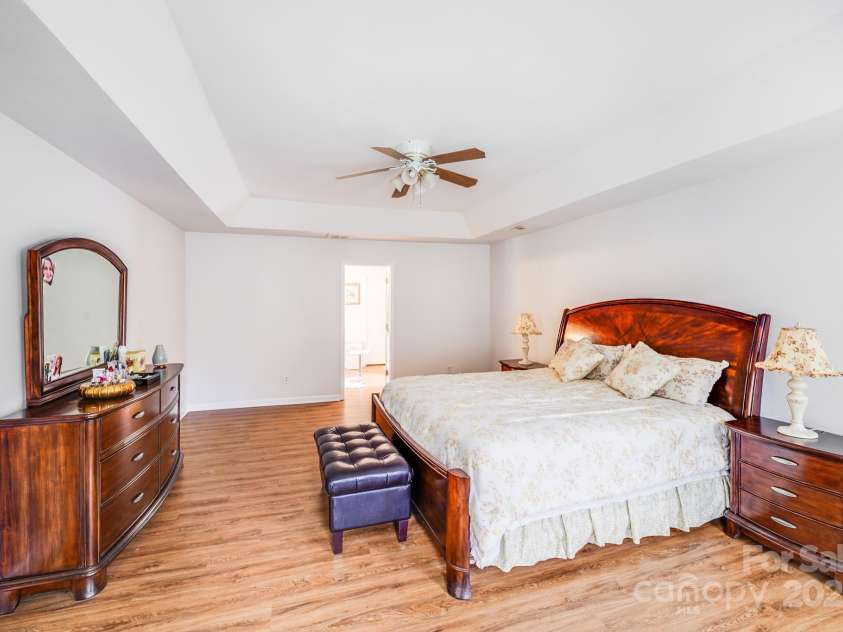 16035 Long Talon Way, Charlotte, NC 28278.  MLS# CAR4301407, YatesRealty ID 3159. 