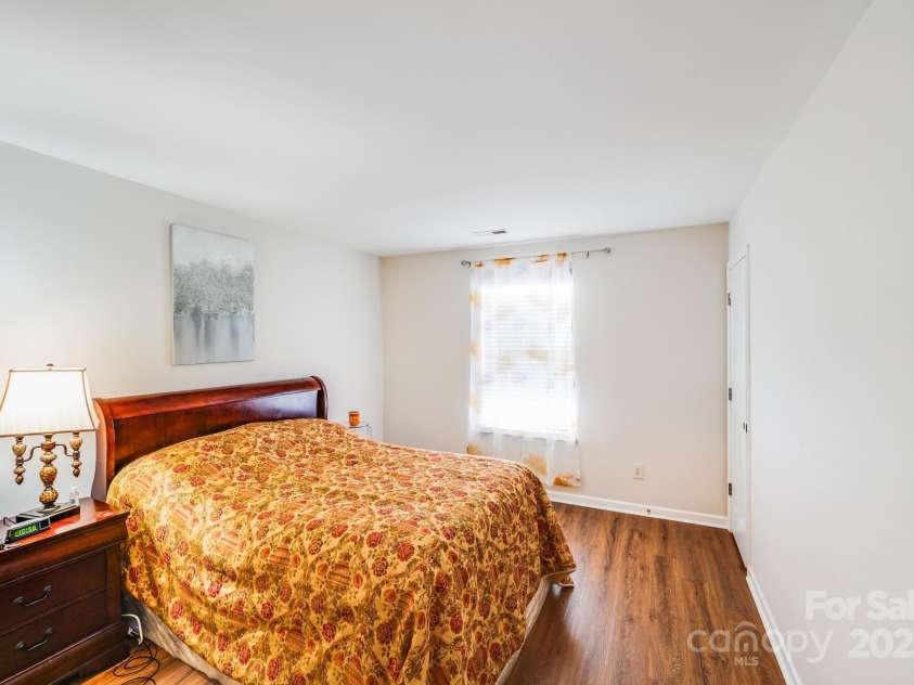 16035 Long Talon Way, Charlotte, NC 28278.  MLS# CAR4301407, YatesRealty ID 3159. 