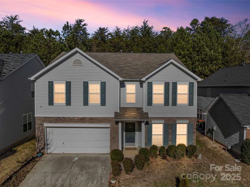 16035 Long Talon Way, Charlotte, NC 28278.  MLS# CAR4301407, YatesRealty ID 3159. 