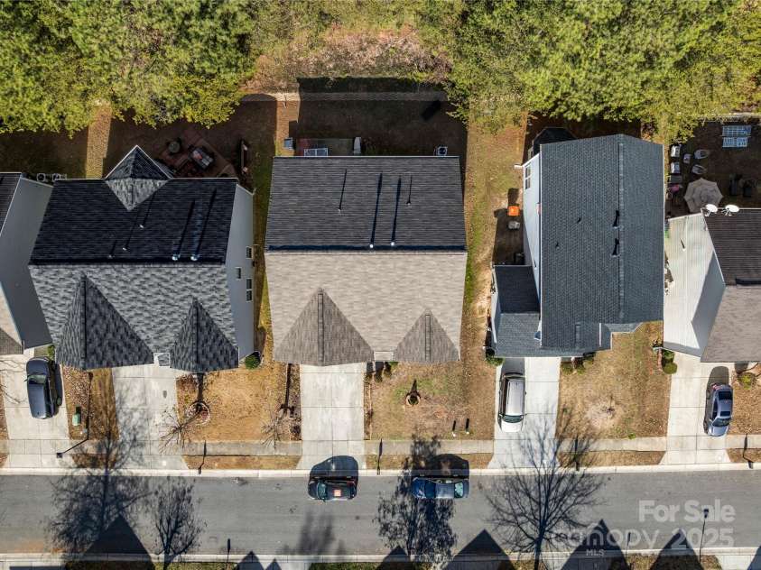16035 Long Talon Way, Charlotte, NC 28278.  MLS# CAR4301407, YatesRealty ID 3159. 