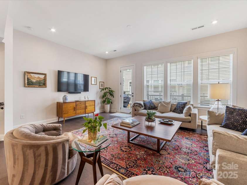 5018 Harrowsmith Lane, Charlotte, NC 28204.  MLS# CAR4279419, YatesRealty ID 3159. 