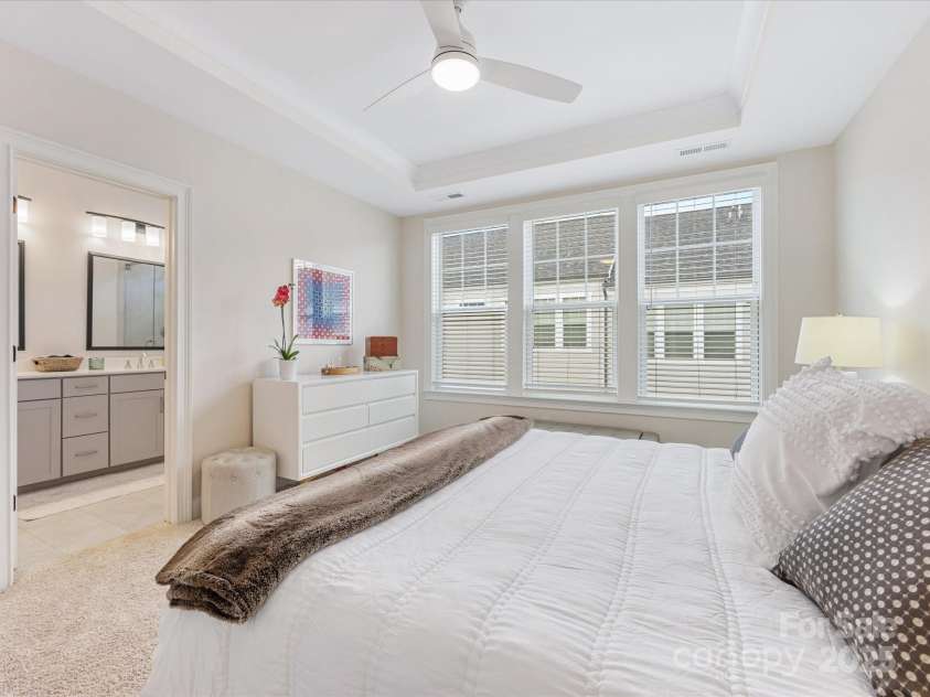 5018 Harrowsmith Lane, Charlotte, NC 28204.  MLS# CAR4279419, YatesRealty ID 3159. 