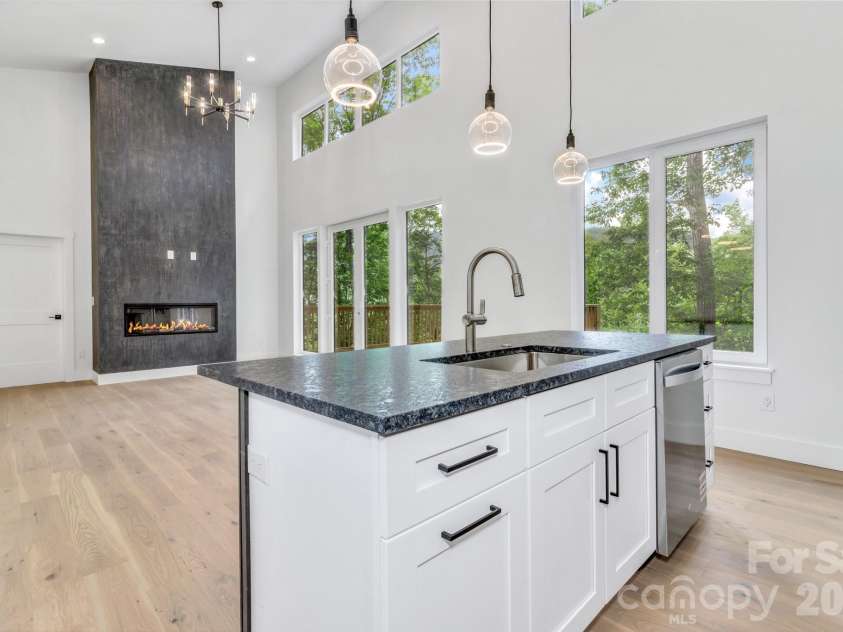 50 Sleeping Bear Ridge, Maggie Valley, NC 28751.  MLS# CAR4391689, YatesRealty ID 31590. 