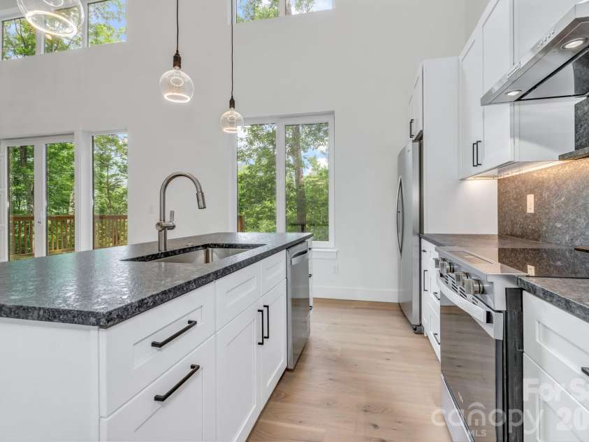 50 Sleeping Bear Ridge, Maggie Valley, NC 28751.  MLS# CAR4391689, YatesRealty ID 31590. 