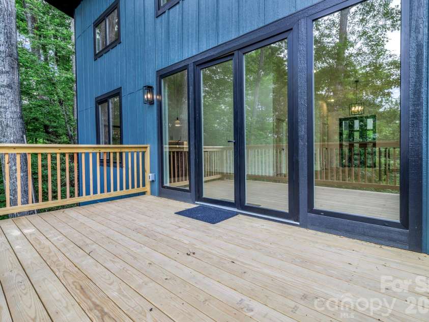50 Sleeping Bear Ridge, Maggie Valley, NC 28751.  MLS# CAR4391689, YatesRealty ID 31590. 