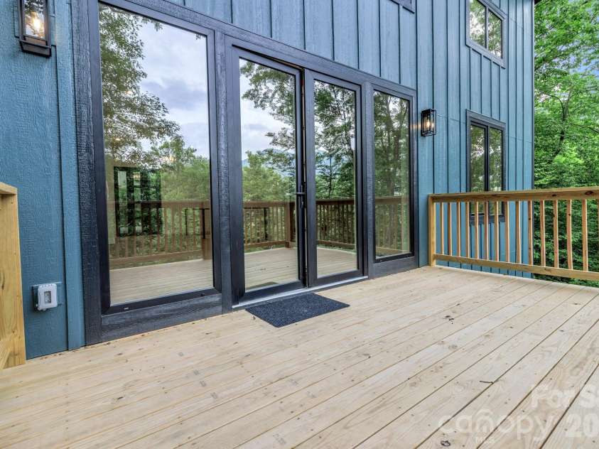 50 Sleeping Bear Ridge, Maggie Valley, NC 28751.  MLS# CAR4391689, YatesRealty ID 31590. 