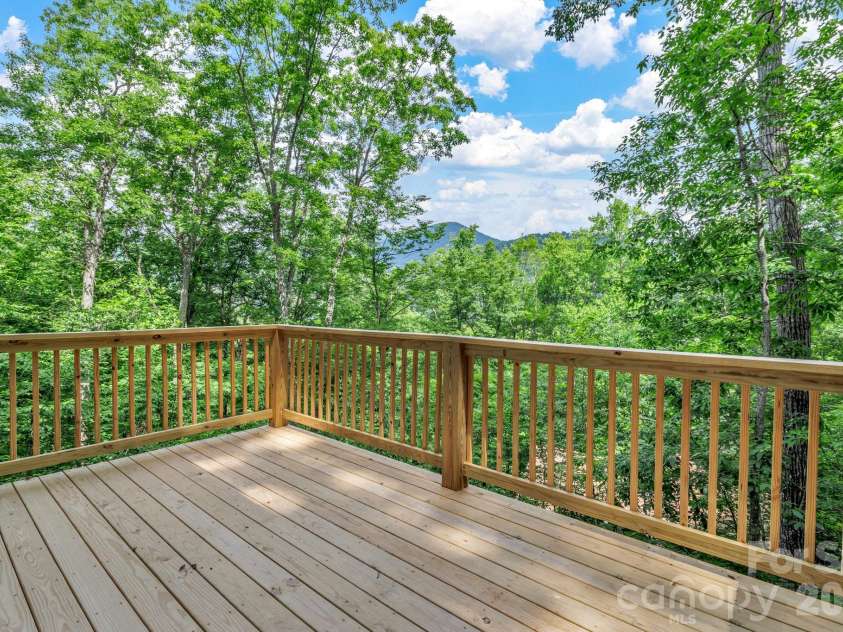 50 Sleeping Bear Ridge, Maggie Valley, NC 28751.  MLS# CAR4391689, YatesRealty ID 31590. 
