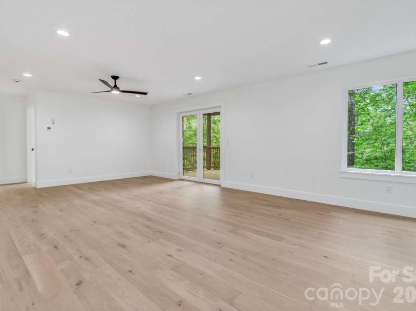 50 Sleeping Bear Ridge, Maggie Valley, NC 28751.  MLS# CAR4391689, YatesRealty ID 31590. 