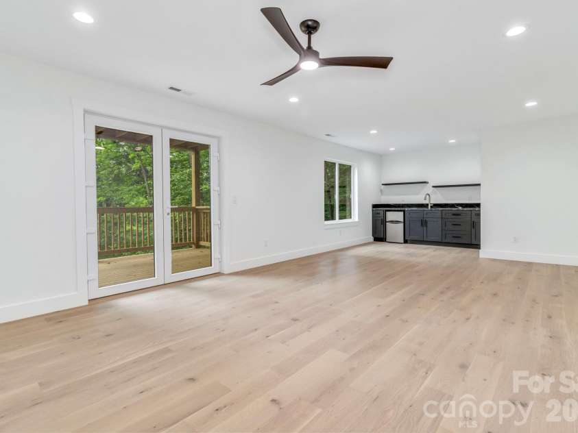50 Sleeping Bear Ridge, Maggie Valley, NC 28751.  MLS# CAR4391689, YatesRealty ID 31590. 