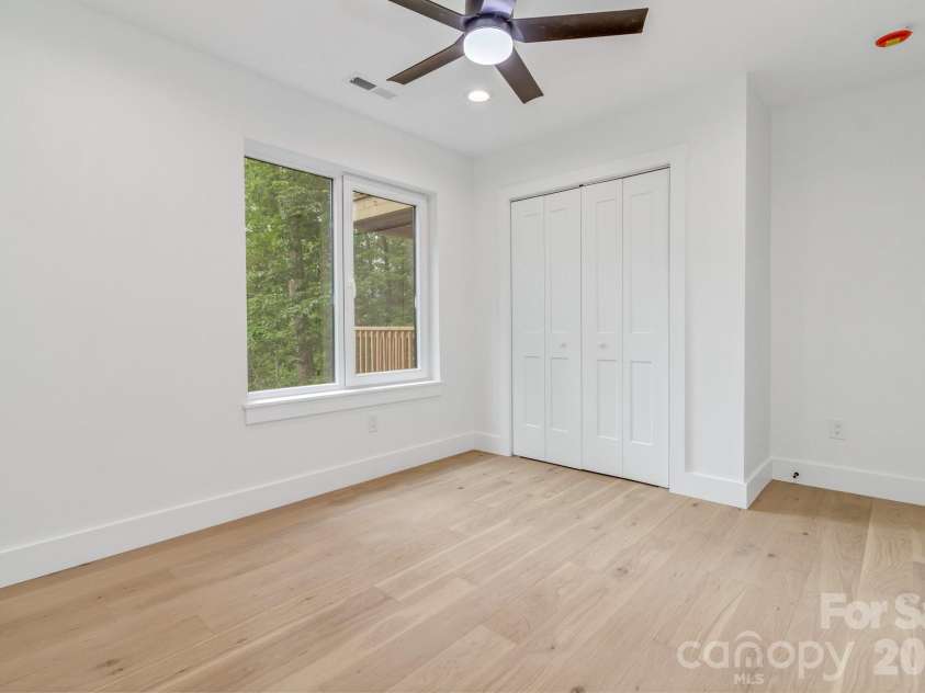 50 Sleeping Bear Ridge, Maggie Valley, NC 28751.  MLS# CAR4391689, YatesRealty ID 31590. 