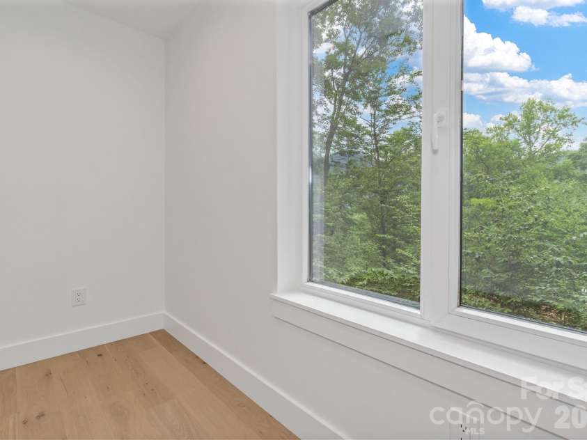 50 Sleeping Bear Ridge, Maggie Valley, NC 28751.  MLS# CAR4391689, YatesRealty ID 31590. 