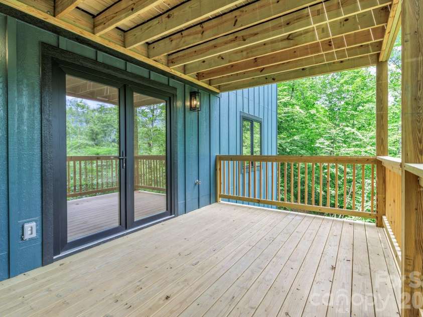 50 Sleeping Bear Ridge, Maggie Valley, NC 28751.  MLS# CAR4391689, YatesRealty ID 31590. 